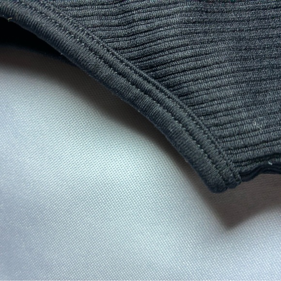 Black Ribbed Crop Top - Picture 5 of 10